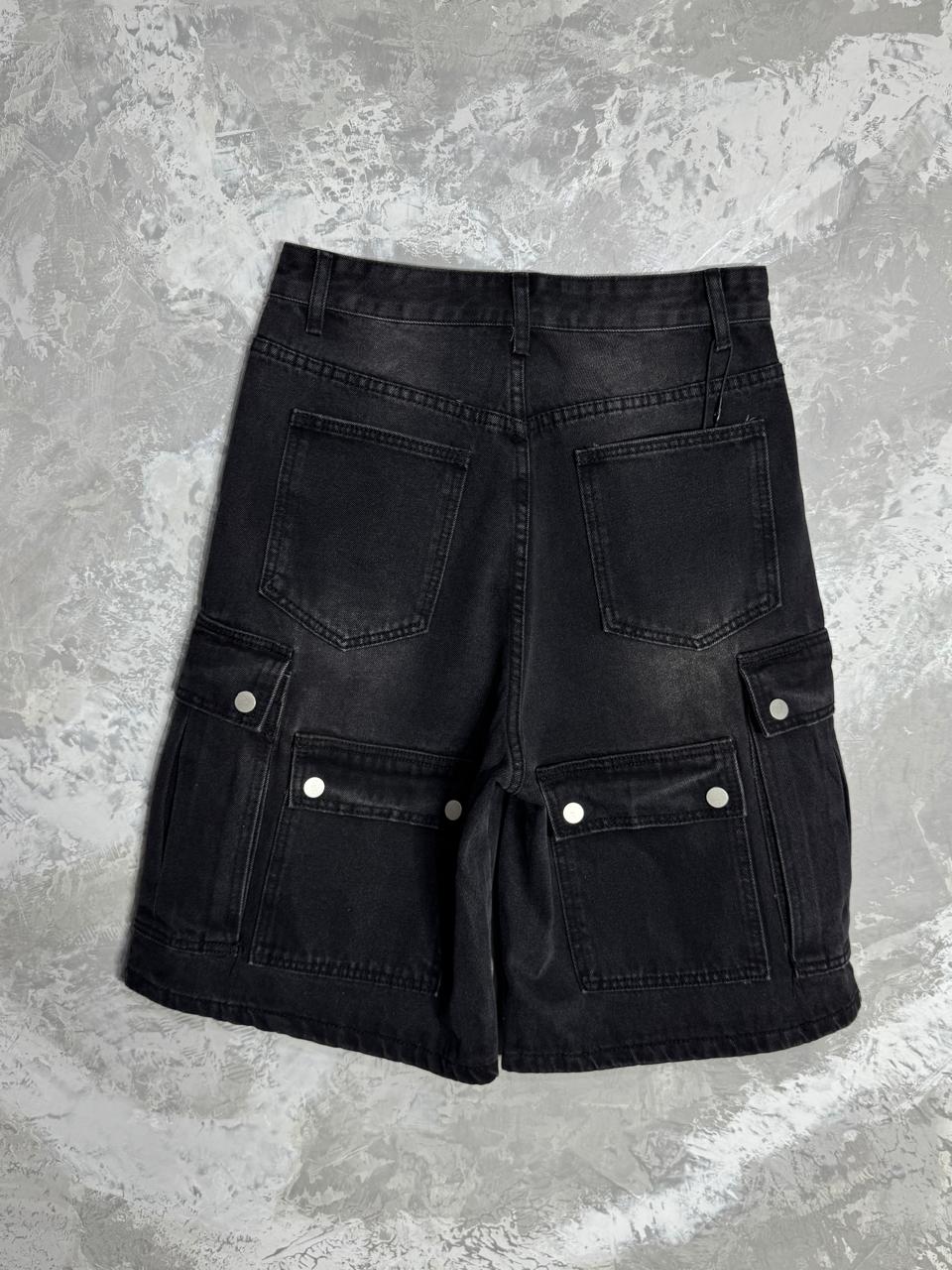 short con botones