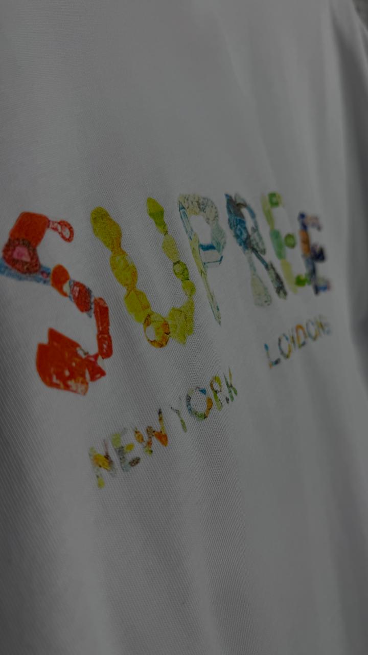 CAMISETA SPM LETRAS COLORES