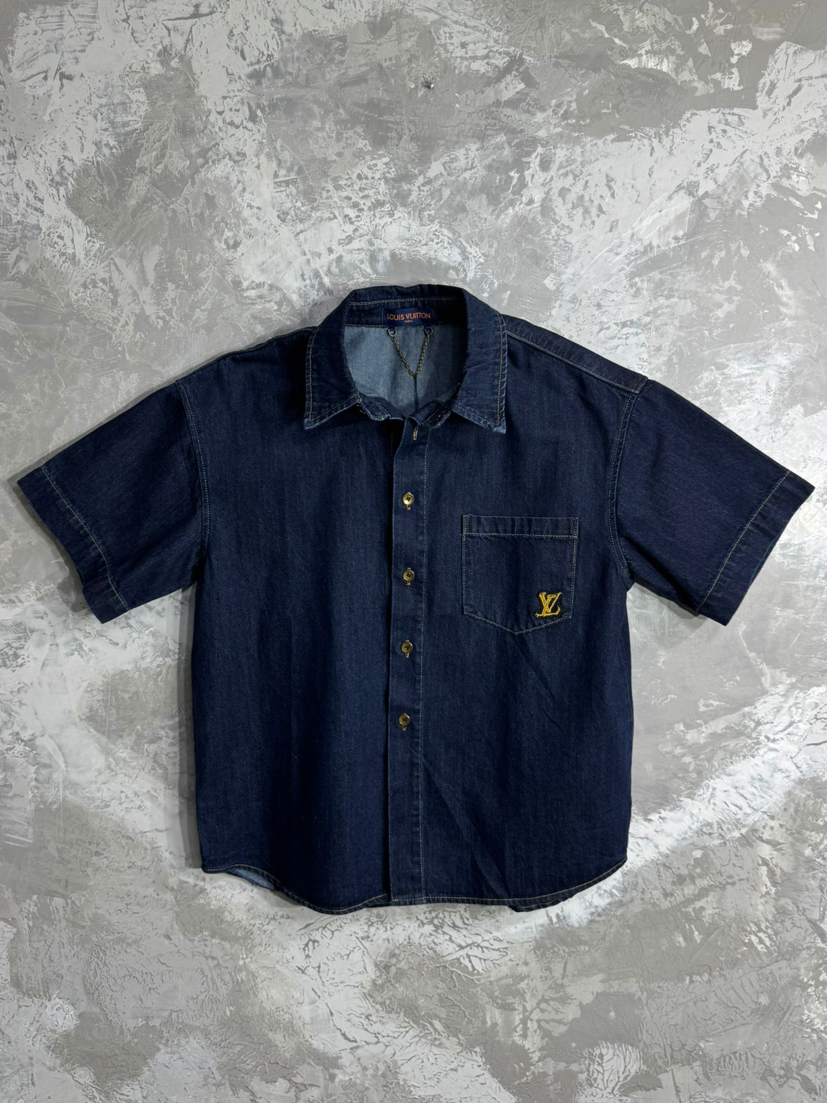 camiseta jean lv